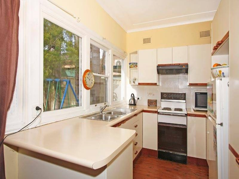 24 Glencoe Street, Sutherland - Thumbnail 3