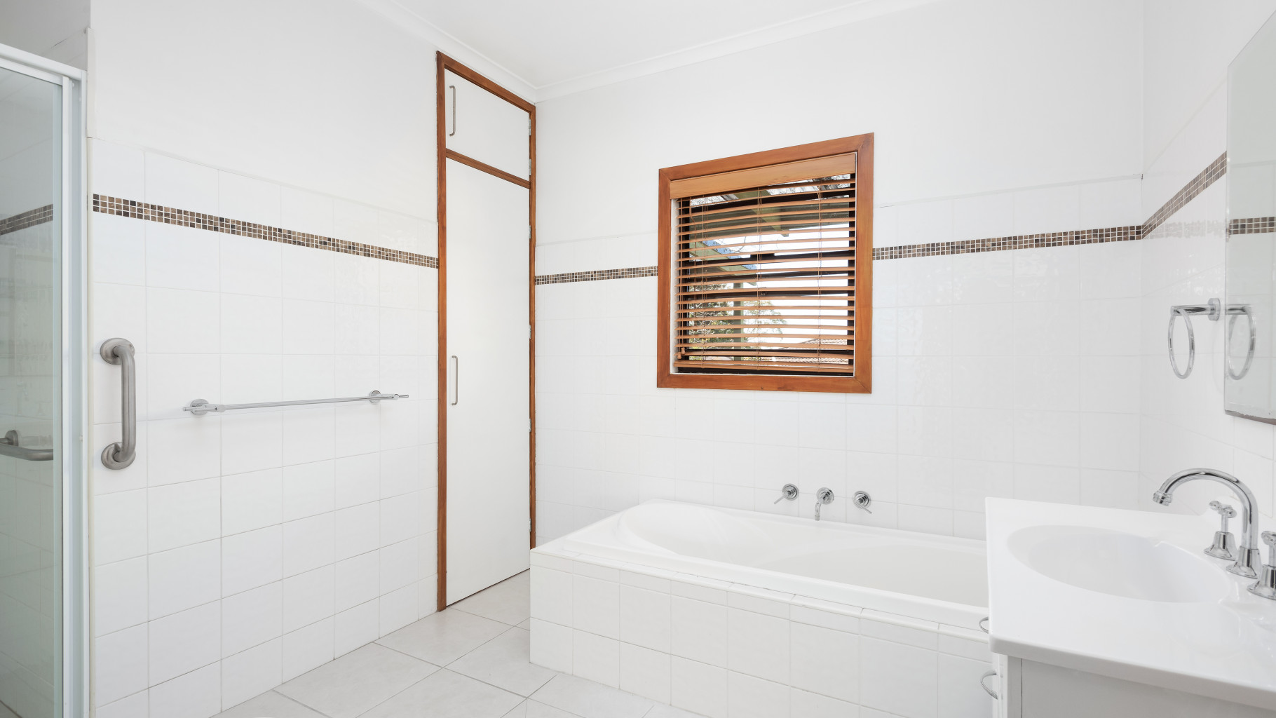 14 Sutherland Road, Jannali - Thumbnail 4