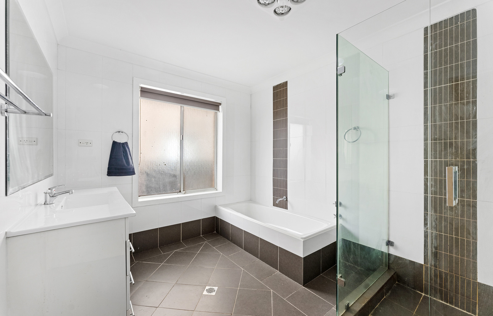 69 Bungarra Crescent, Chipping Norton - Thumbnail 6