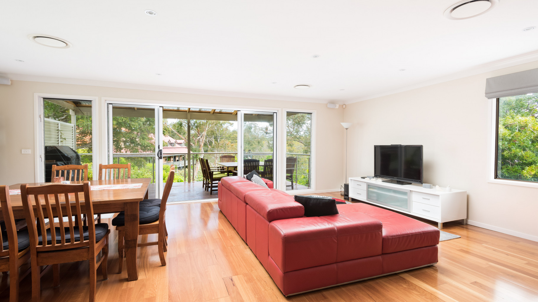 18 Como Road, Oyster Bay - Thumbnail 3