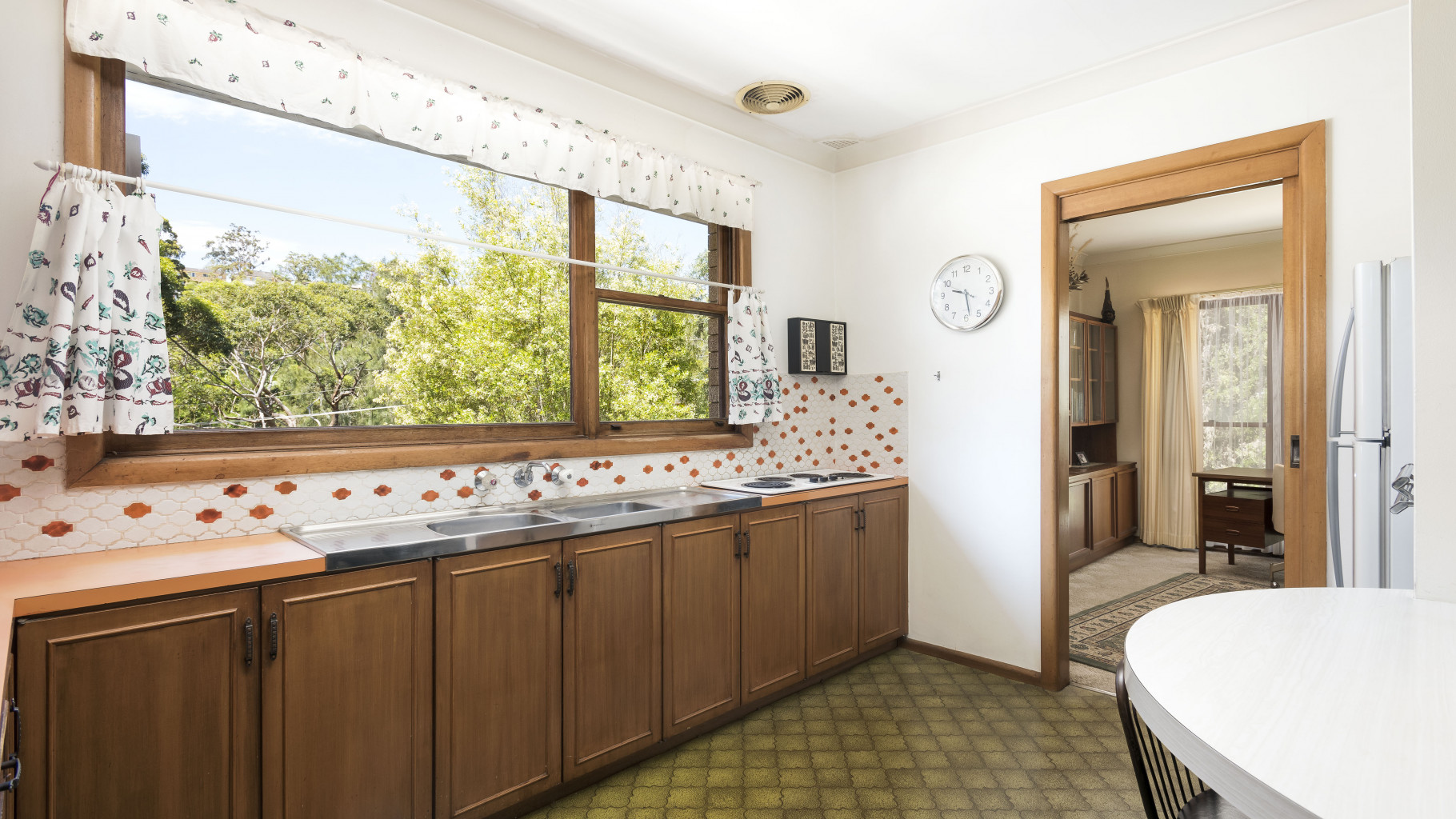 97 Carvers Road, Oyster Bay - Thumbnail 3
