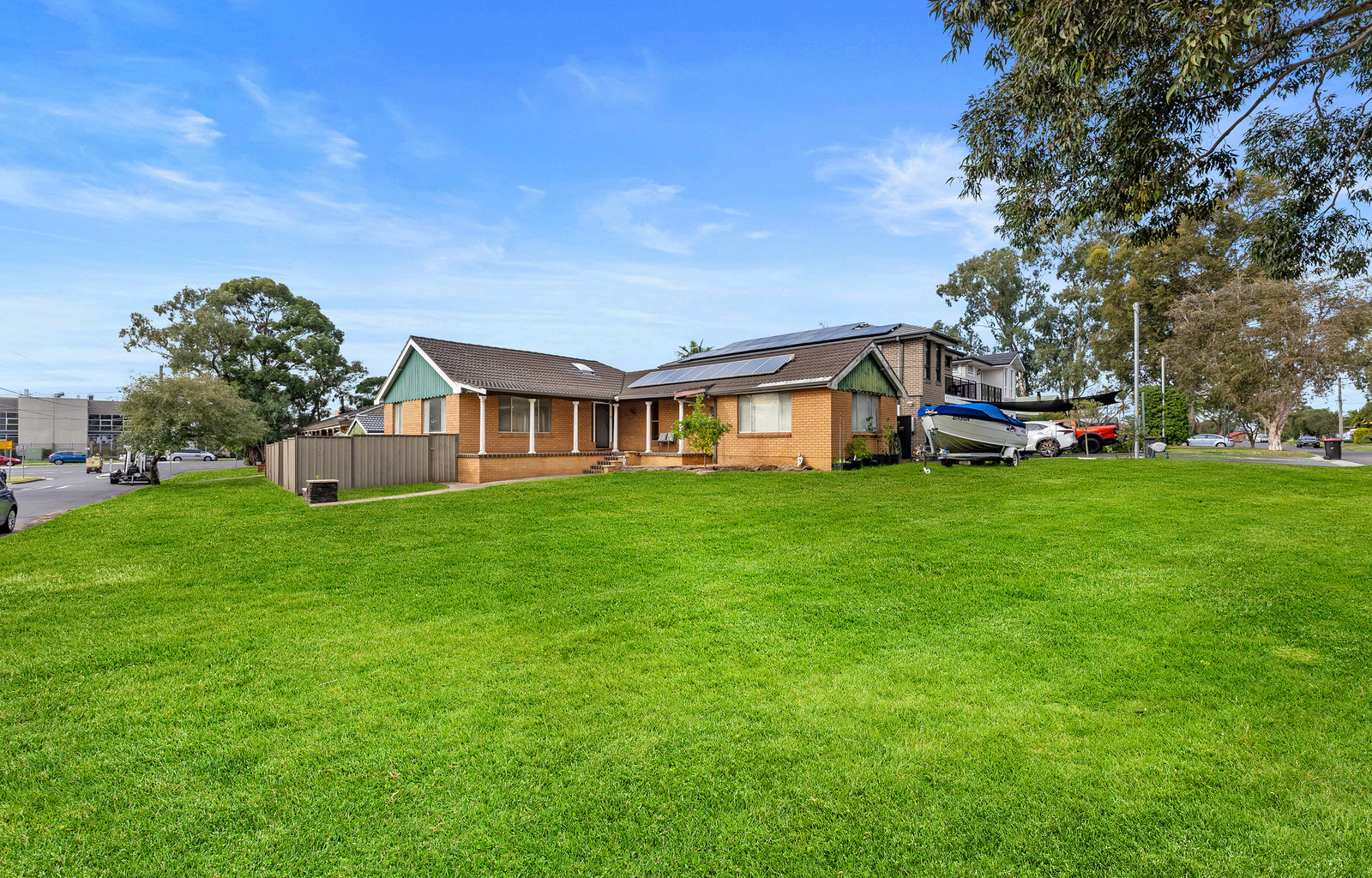 69 Bungarra Crescent, Chipping Norton - Thumbnail 2