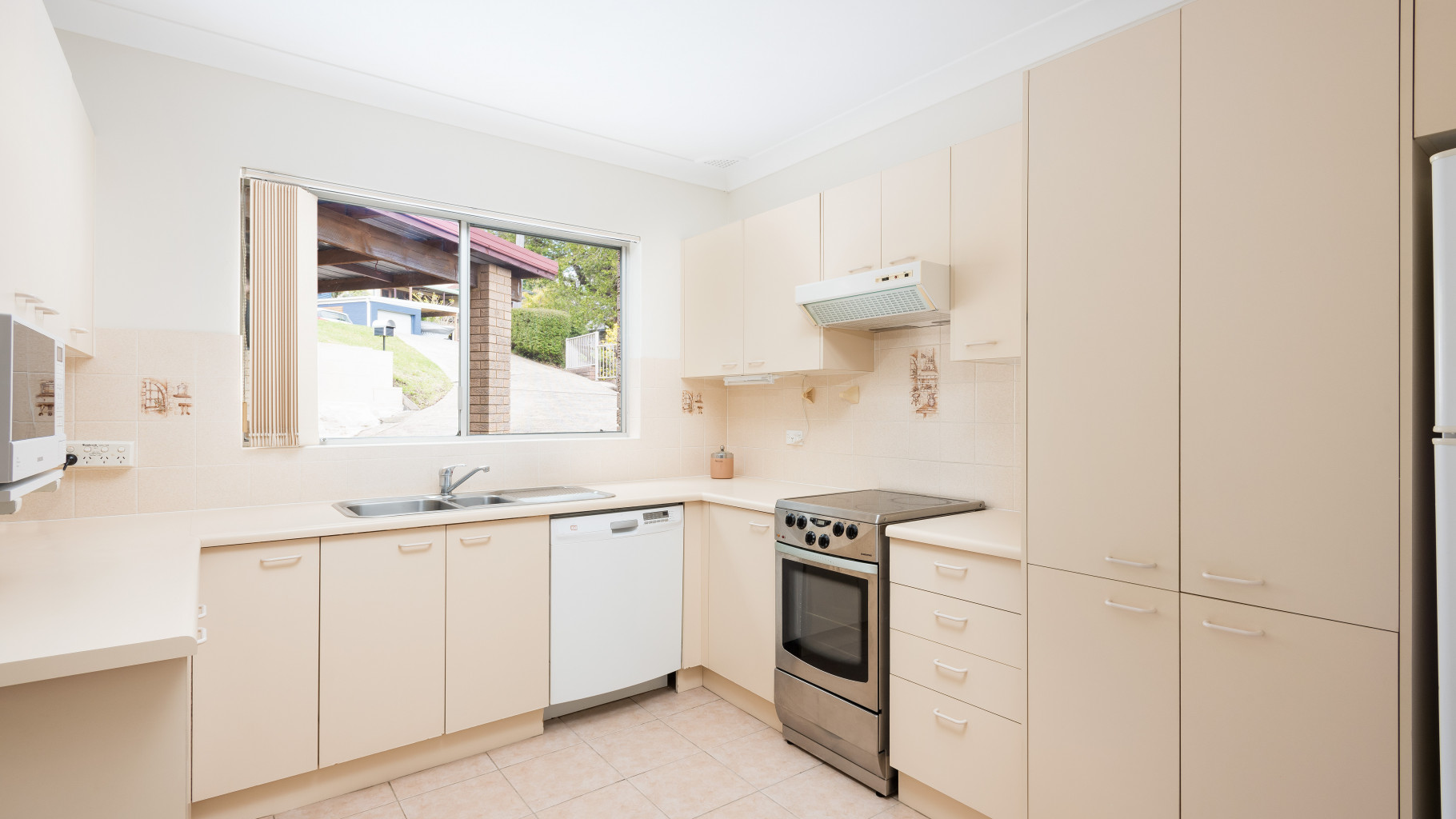 17 Riverview Road, Oyster Bay - Thumbnail 3
