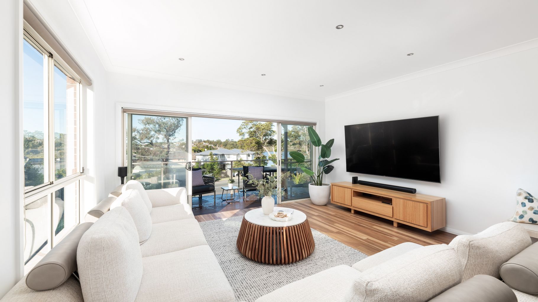 57 Como Road, Oyster Bay - Thumbnail 4
