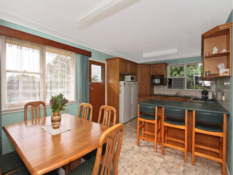 31 Browallia Crescent, Loftus - Thumbnail 3
