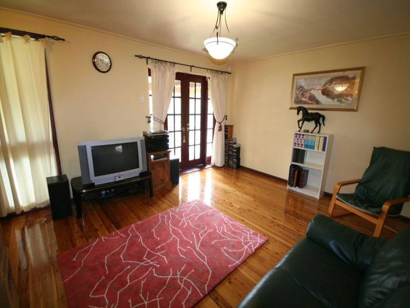 4 Anemone Place, Kareela - Thumbnail 2