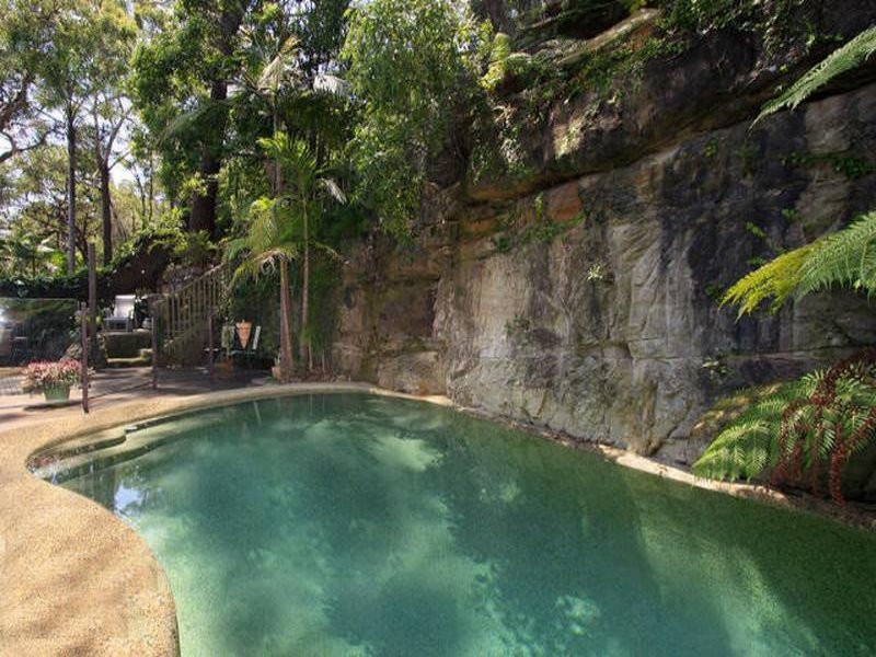 17 Glenhaven Pl, Oyster Bay - Thumbnail 3