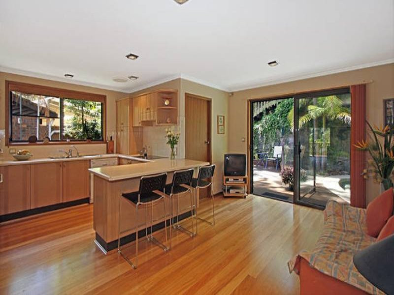 17 Glenhaven Pl, Oyster Bay - Thumbnail 2