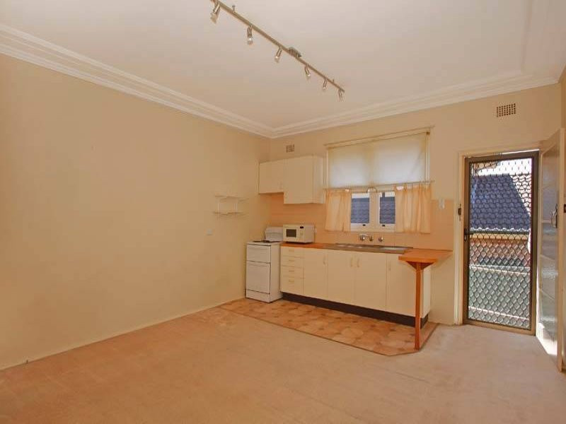 2/54 Burraneer Bay Road, Woolooware - Thumbnail 2