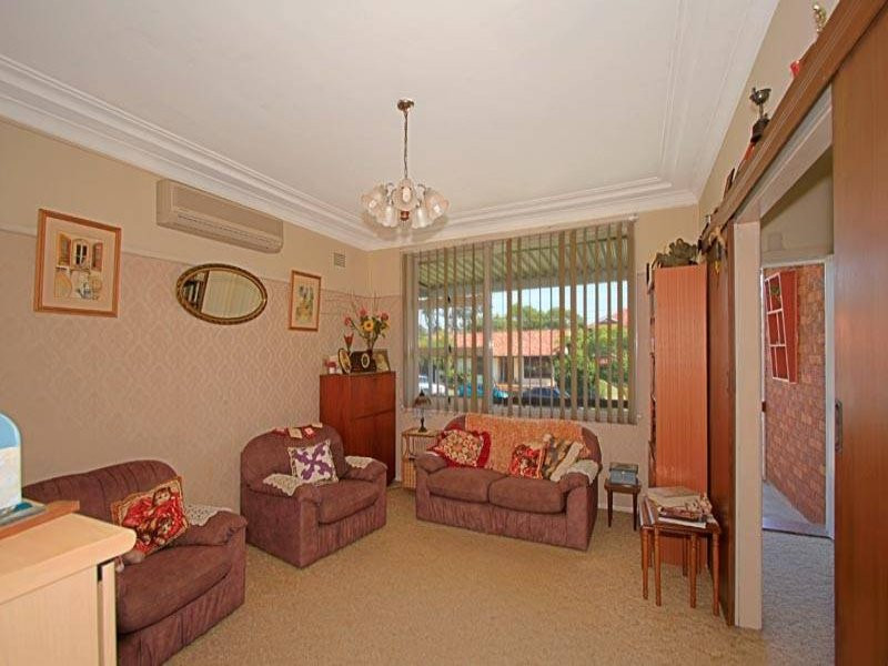16 Charles Place, Jannali - Thumbnail 2