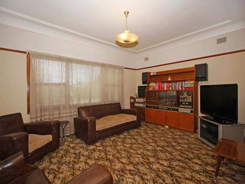 31 Seventh Avenue, Jannali - Thumbnail 2
