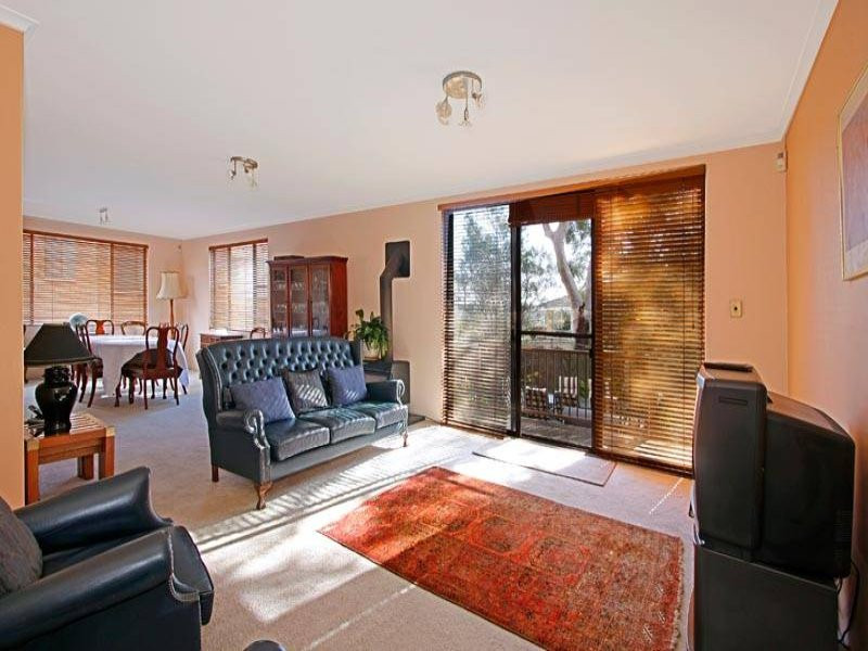 25 Peebles Avenue, Kirrawee - Thumbnail 2
