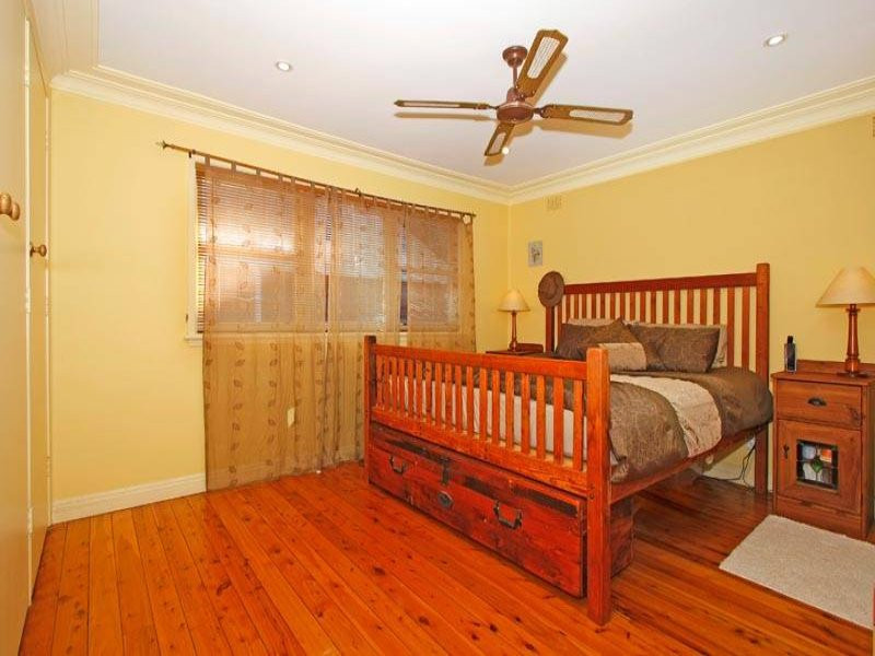 71 Riverview Road, Oyster Bay - Thumbnail 4