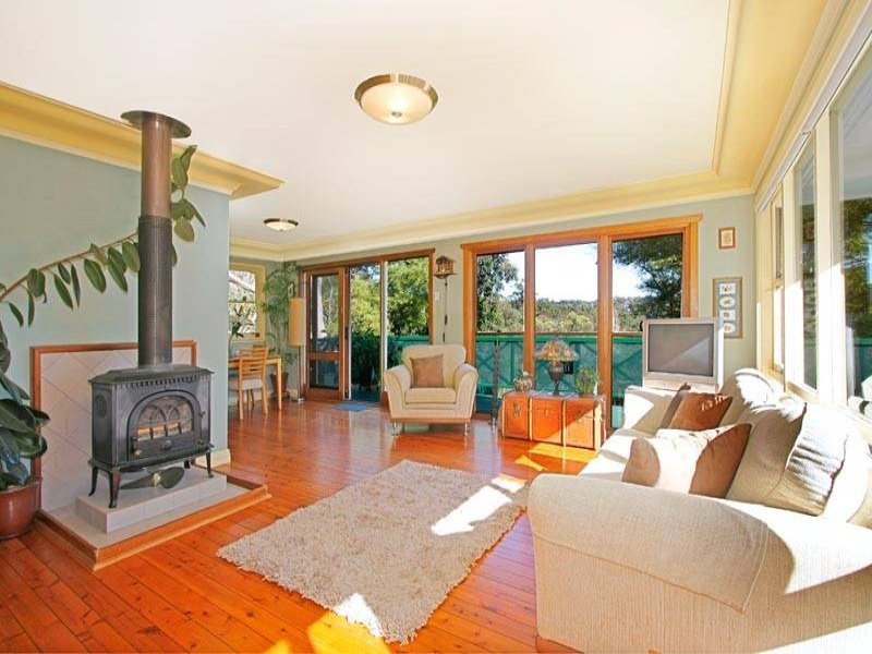 71 Riverview Road, Oyster Bay - Thumbnail 2