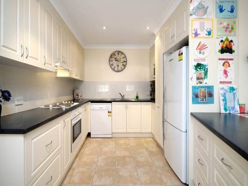 27 Tenth Avenue, Oyster Bay - Thumbnail 3