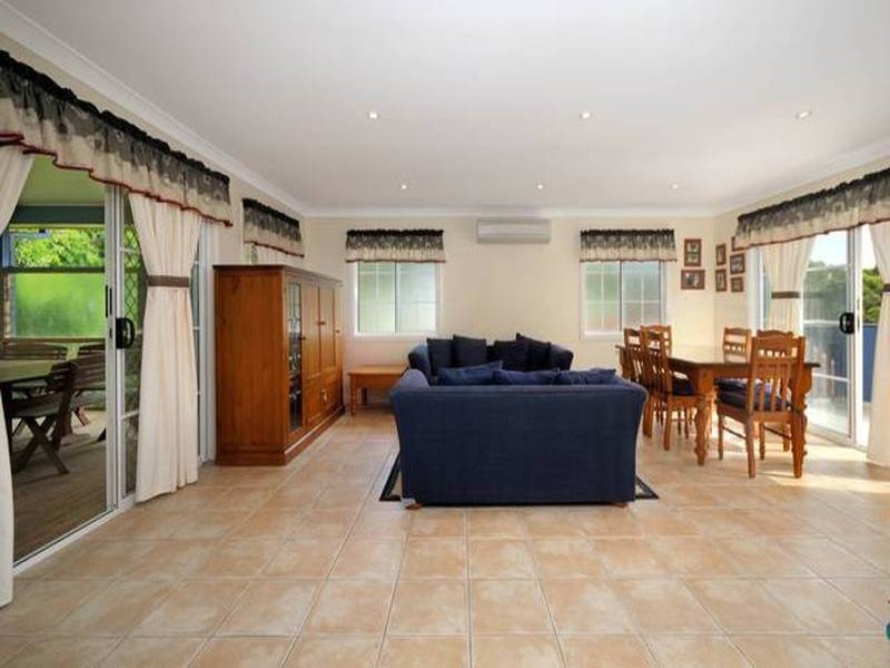 27 Tenth Avenue, Oyster Bay - Thumbnail 4
