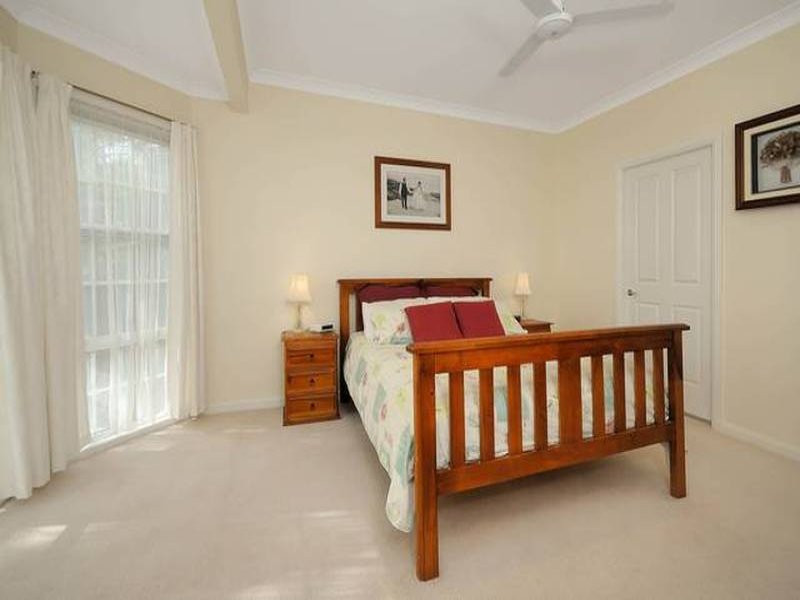 27 Tenth Avenue, Oyster Bay - Thumbnail 6
