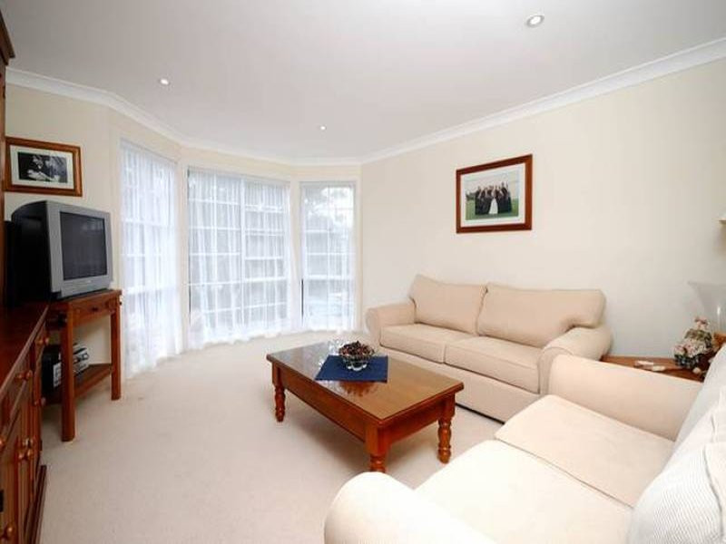 27 Tenth Avenue, Oyster Bay - Thumbnail 2