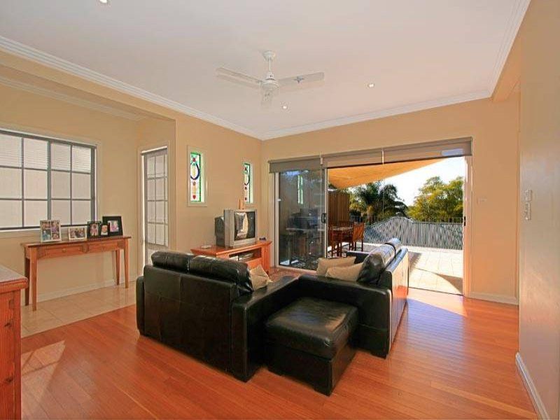 6 Highview Crescent, Oyster Bay - Thumbnail 2