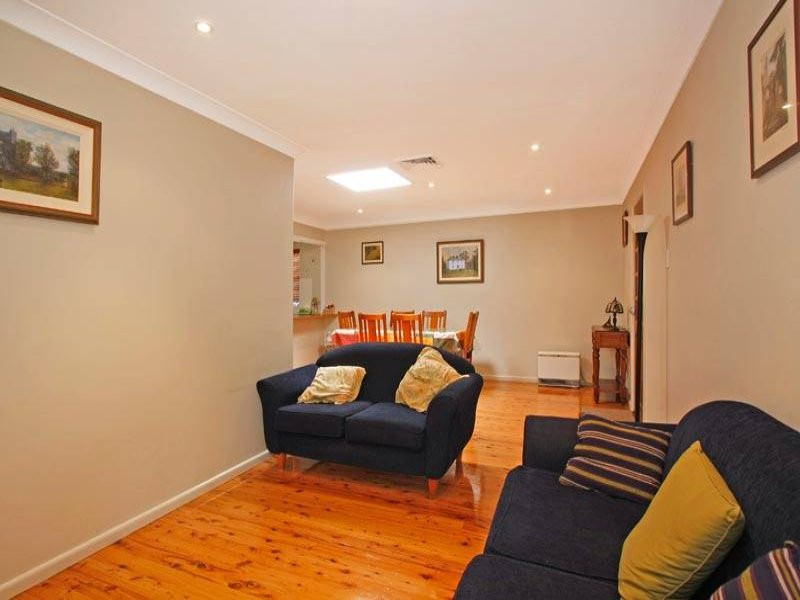 2 Tenth Avenue, Oyster Bay - Thumbnail 4