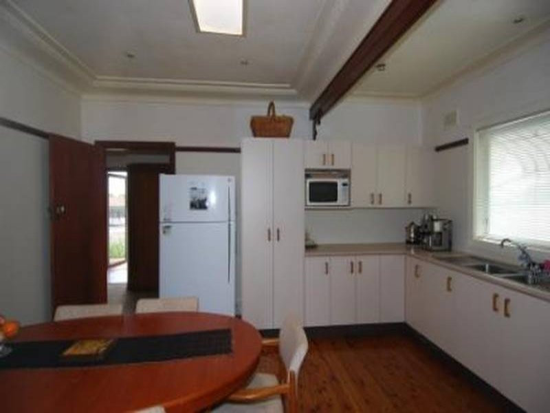 2 Fourth Avenue, Jannali - Thumbnail 3