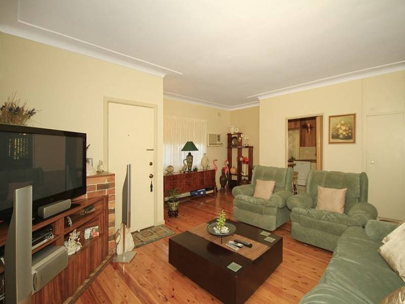 74 Georges River Road, Jannali - Thumbnail 4