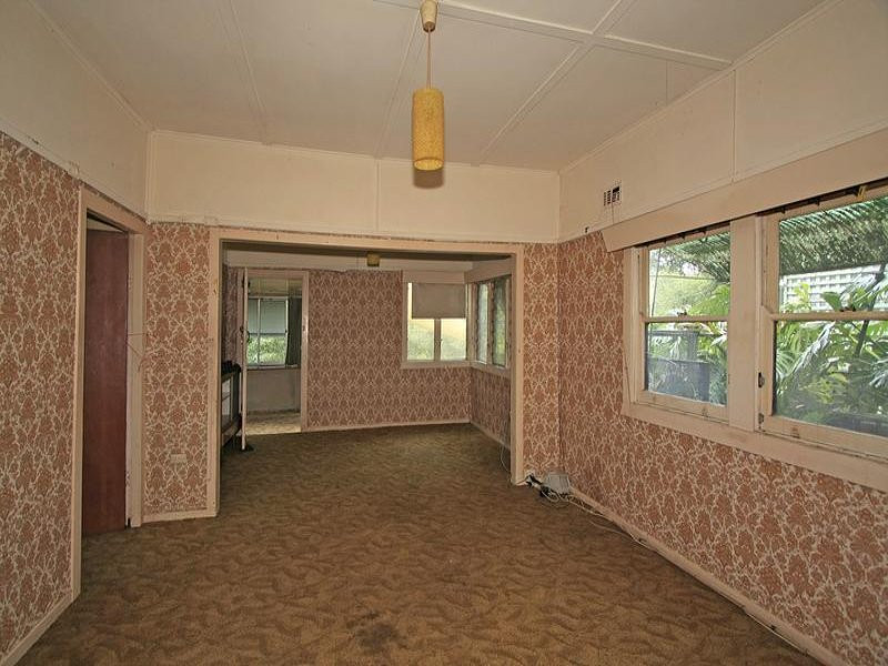 9 Riverview Road- Access to house is via Genoa Street Como, Oyster Bay - Thumbnail 3