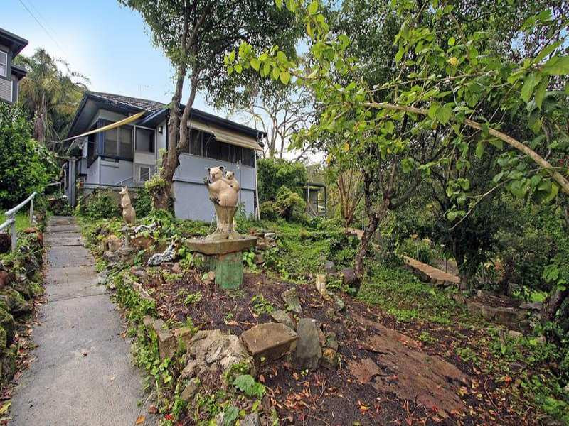 9 Riverview Road- Access to house is via Genoa Street Como, Oyster Bay - Thumbnail 2