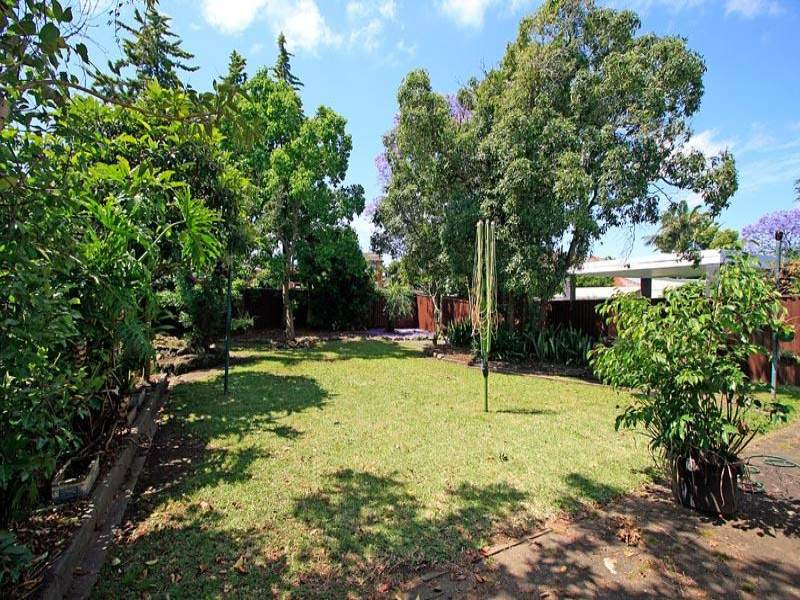 59 Cardigan Road, Greenacre - Thumbnail 2