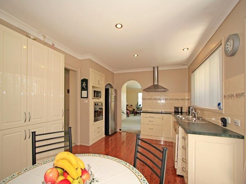 12 Peebles Avenue, Kirrawee - Thumbnail 2