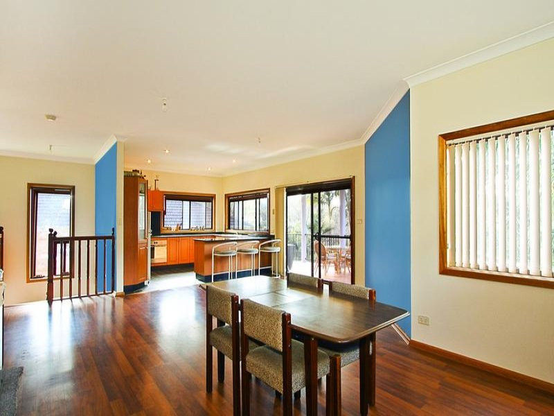 12 Tenth Avenue, Oyster Bay - Thumbnail 2
