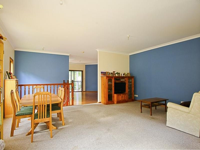 12 Tenth Avenue, Oyster Bay - Thumbnail 4