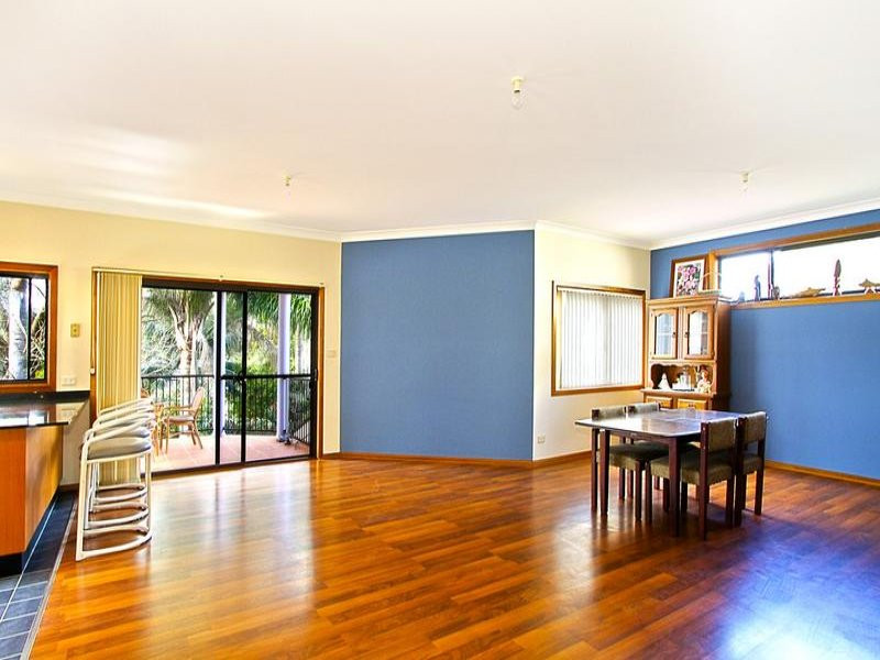12 Tenth Avenue, Oyster Bay - Thumbnail 3