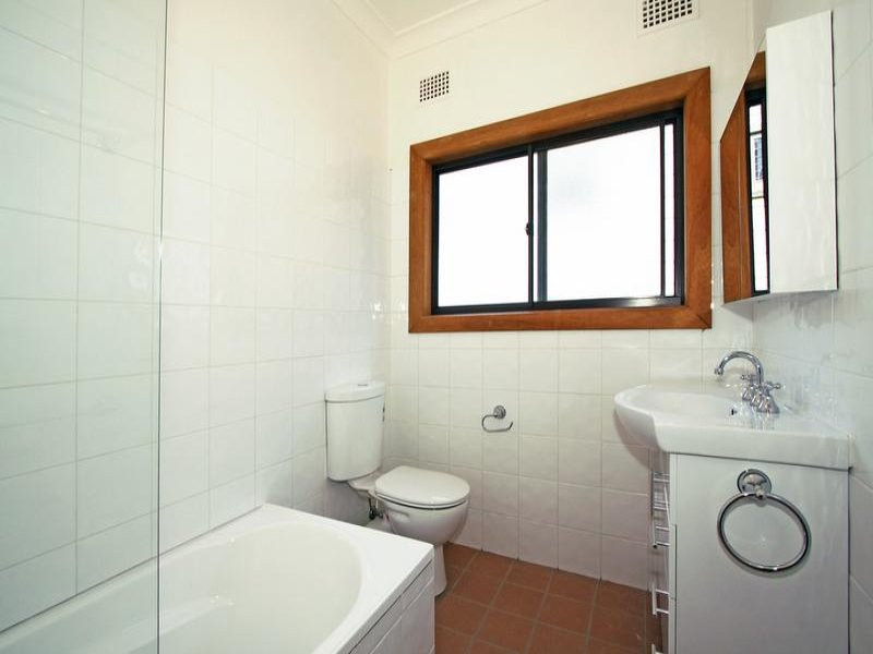 12 Tenth Avenue, Oyster Bay - Thumbnail 6