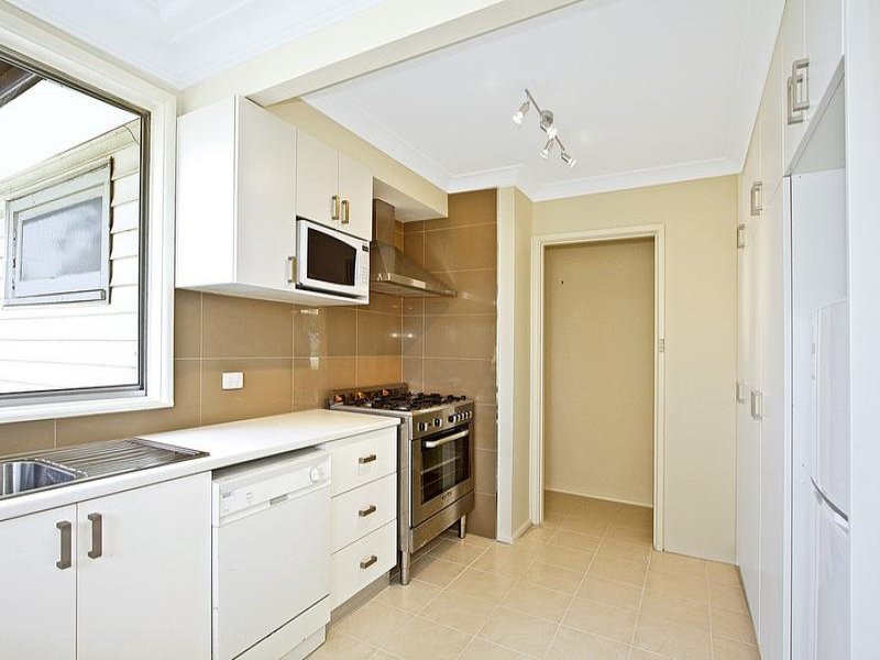100 Spur Crescent, Loftus - Thumbnail 2