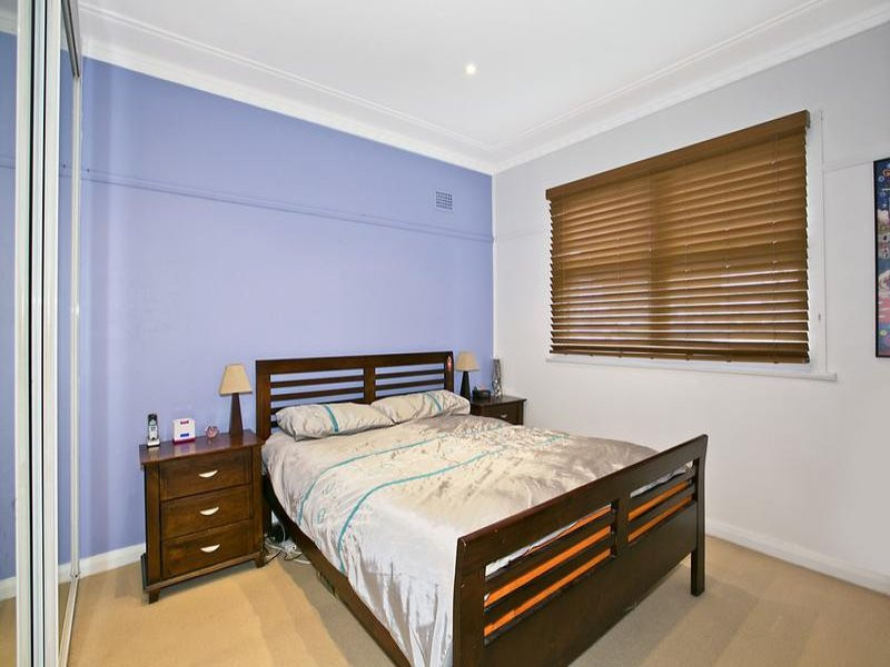 93 Oak Road, Kirrawee - Thumbnail 4