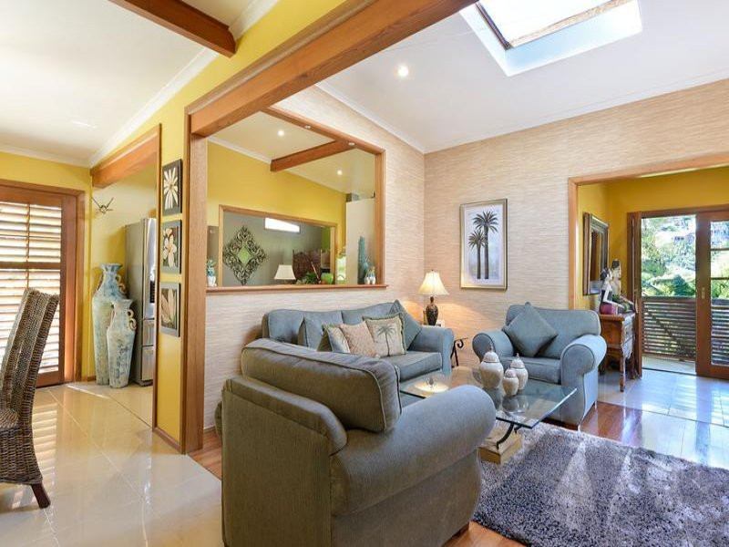 8 Tenth Avenue, Oyster Bay - Thumbnail 2