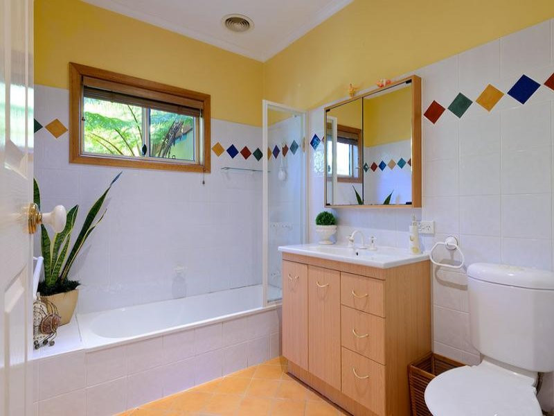 8 Tenth Avenue, Oyster Bay - Thumbnail 4