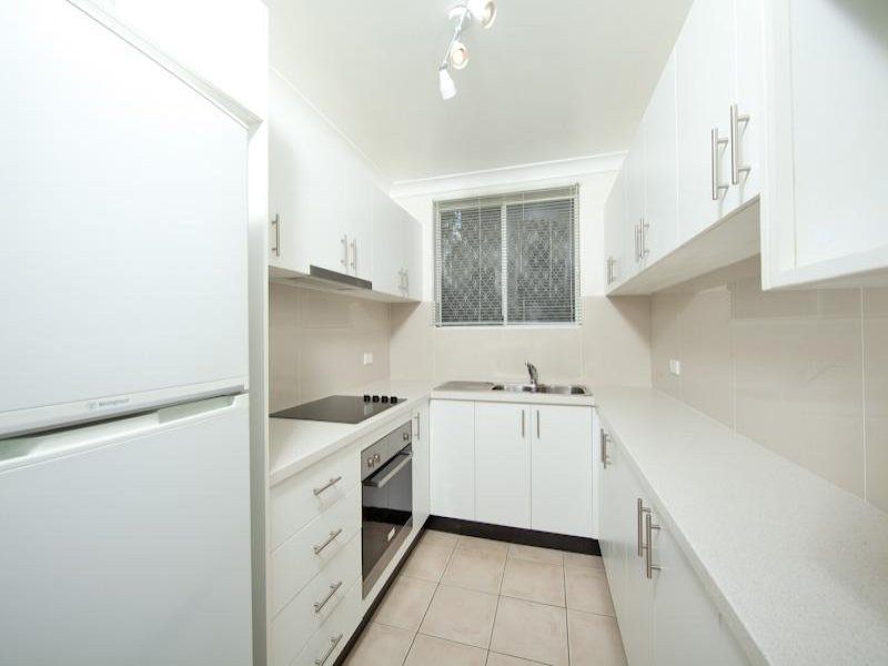 8/2 Railway Crescent, Jannali - Thumbnail 2