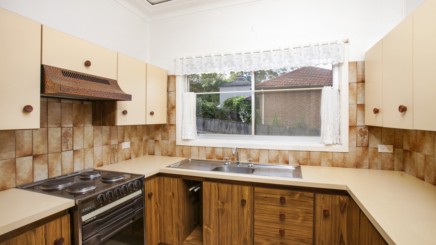 10 Riverview Road, Oyster Bay - Thumbnail 2