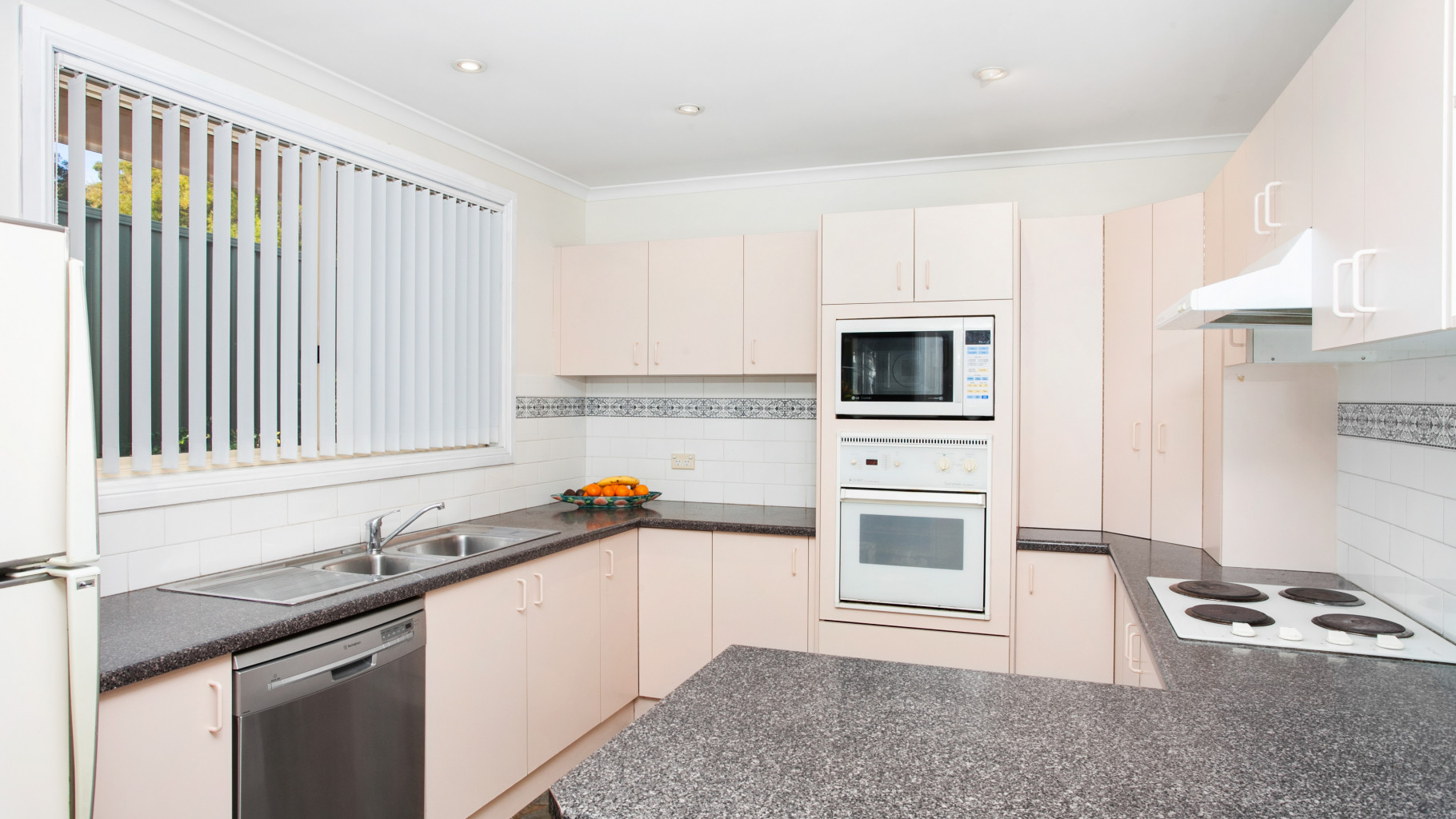 11 Como Road, Oyster Bay - Thumbnail 3