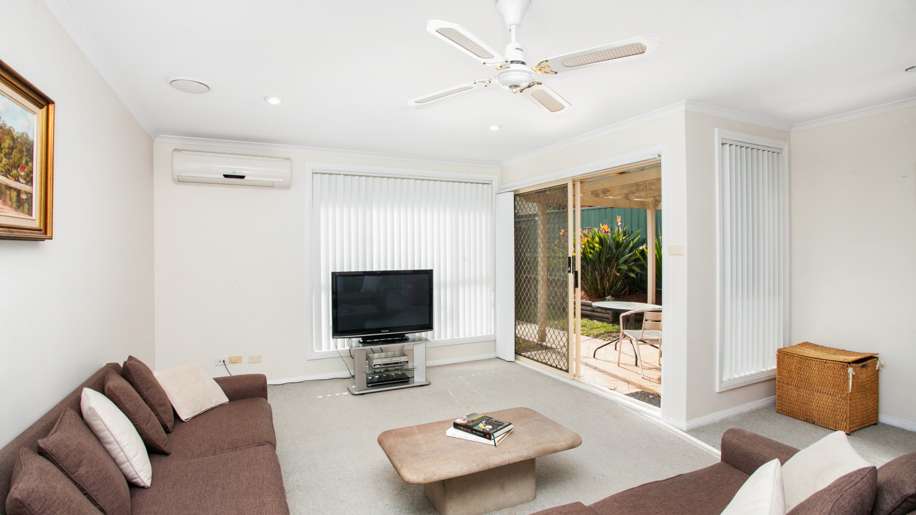 11 Como Road, Oyster Bay - Thumbnail 2