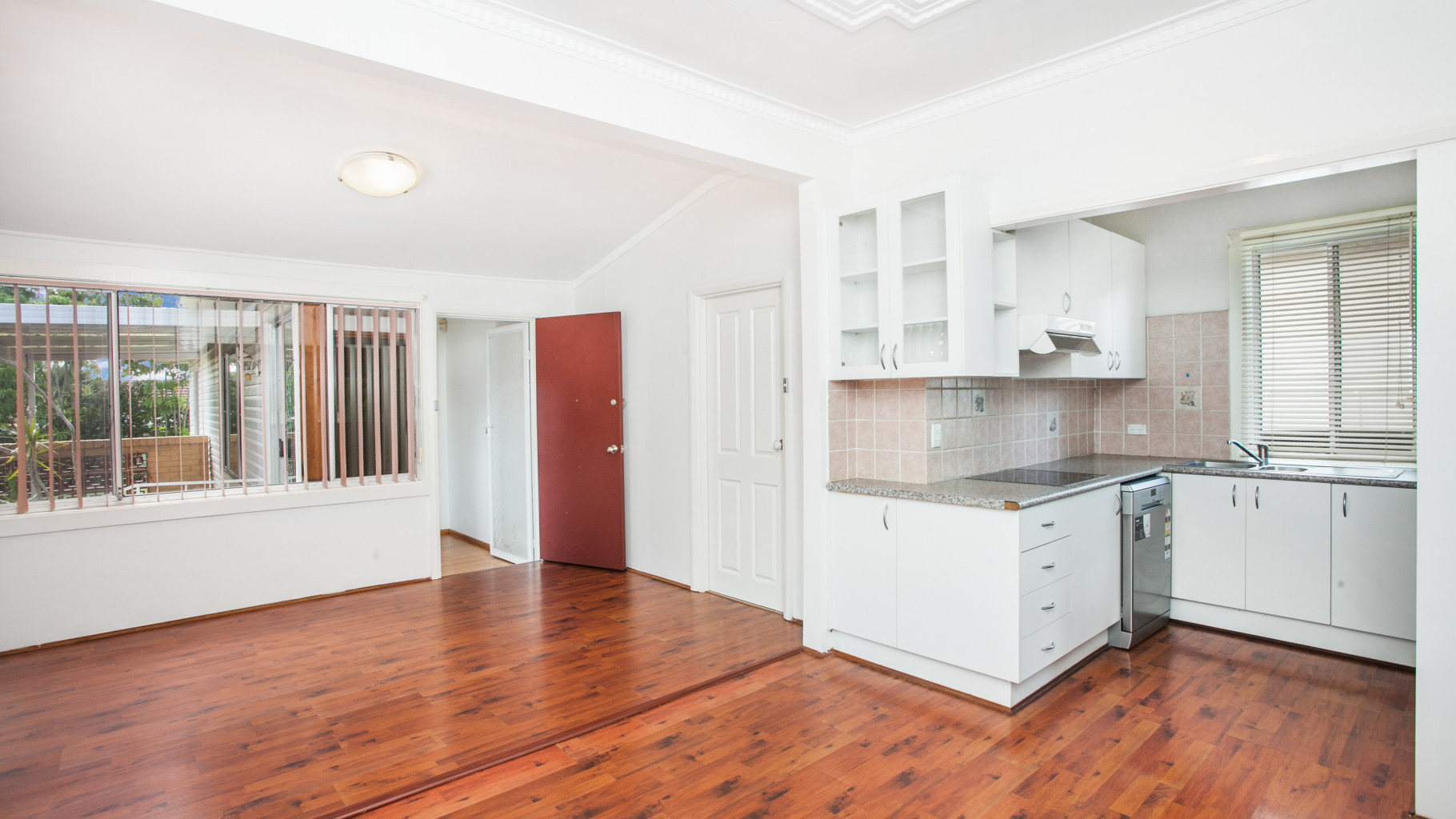8 Davey Street, Jannali - Thumbnail 4