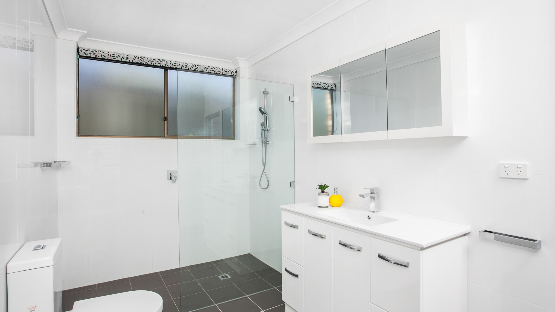 72 Georges River  Crescent, Oyster Bay - Thumbnail 6