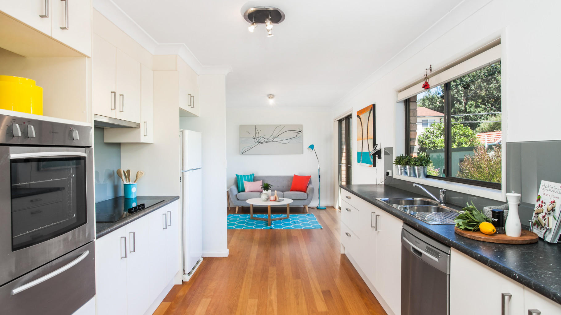 72 Georges River  Crescent, Oyster Bay - Thumbnail 3