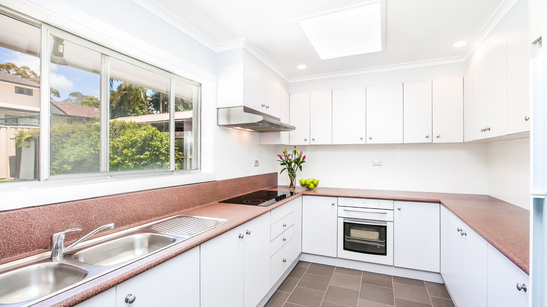 6 Johnston Avenue, Kirrawee - Thumbnail 3