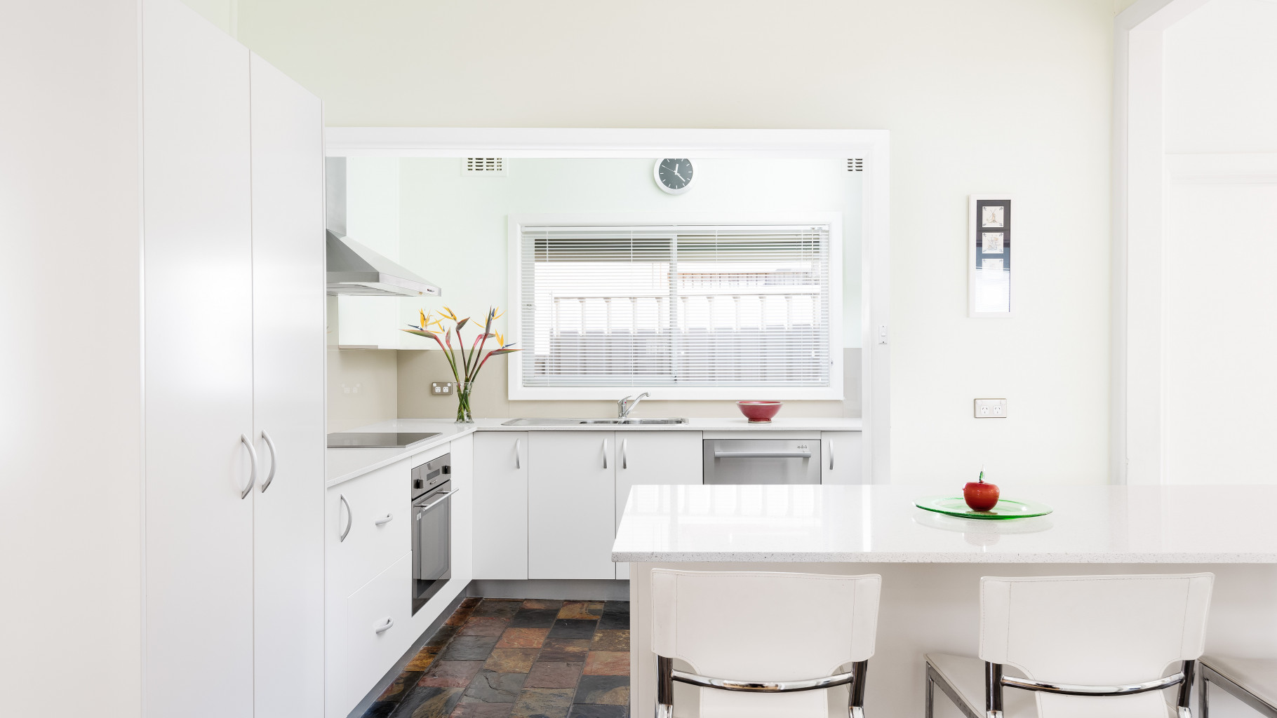 99 Carina Road, Oyster Bay - Thumbnail 2
