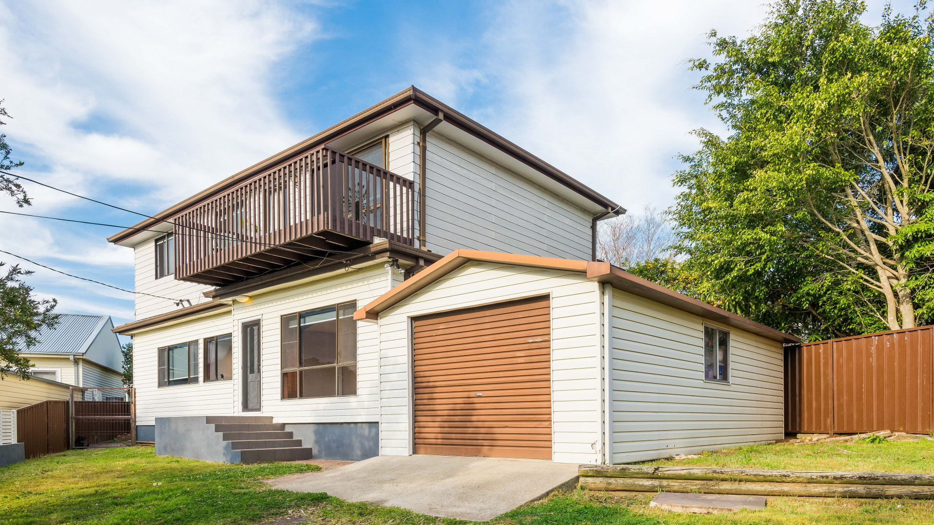 21 Spur  Crescent, Loftus - Thumbnail 2