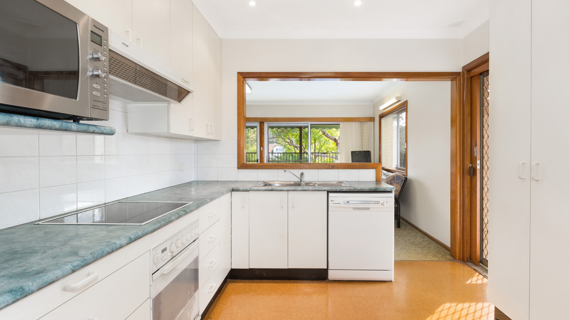13 Araluen  Place, Sutherland - Thumbnail 2