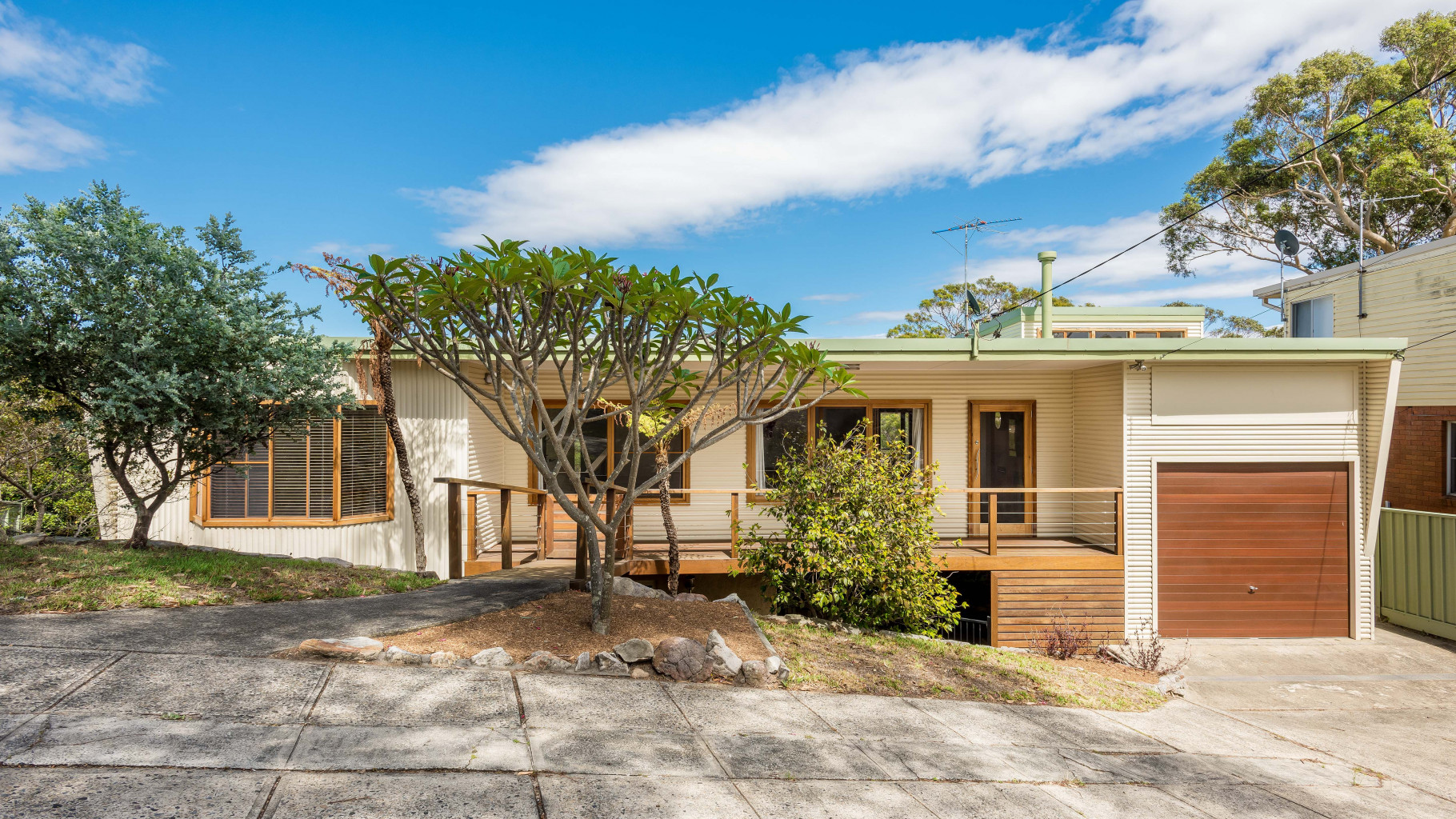 94 Ninth Avenue, Loftus - Thumbnail 2